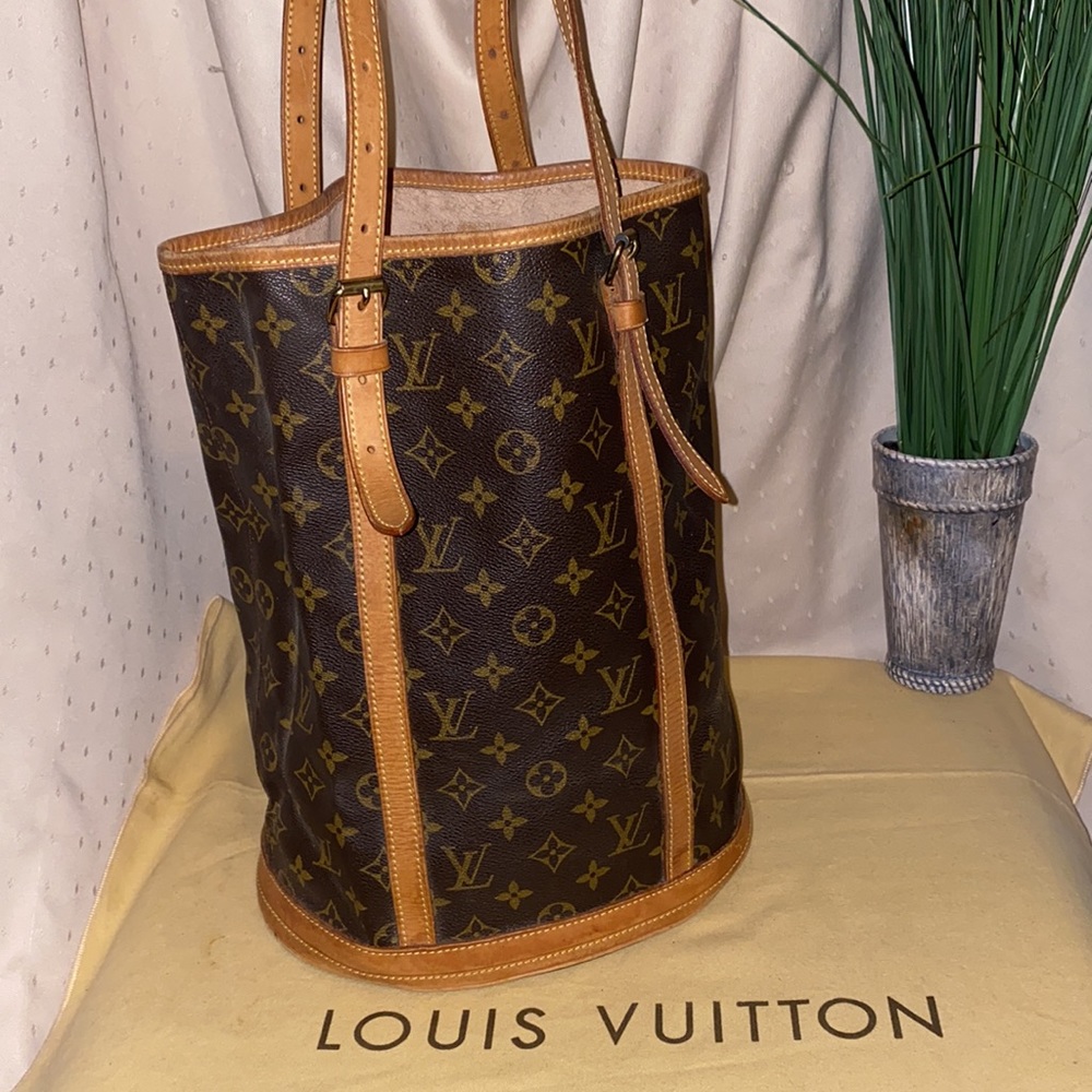 Louis Vuitton Vintage Bucket GM - Picture 3 of 12